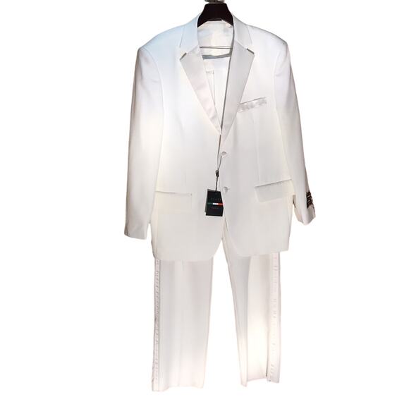 NWT. Designed In Italy Lucci Ivory Tuxedo. 42S - Picture 6 of 12